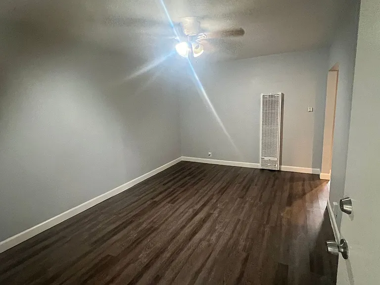 7113 Stafford Ave — Photo 2