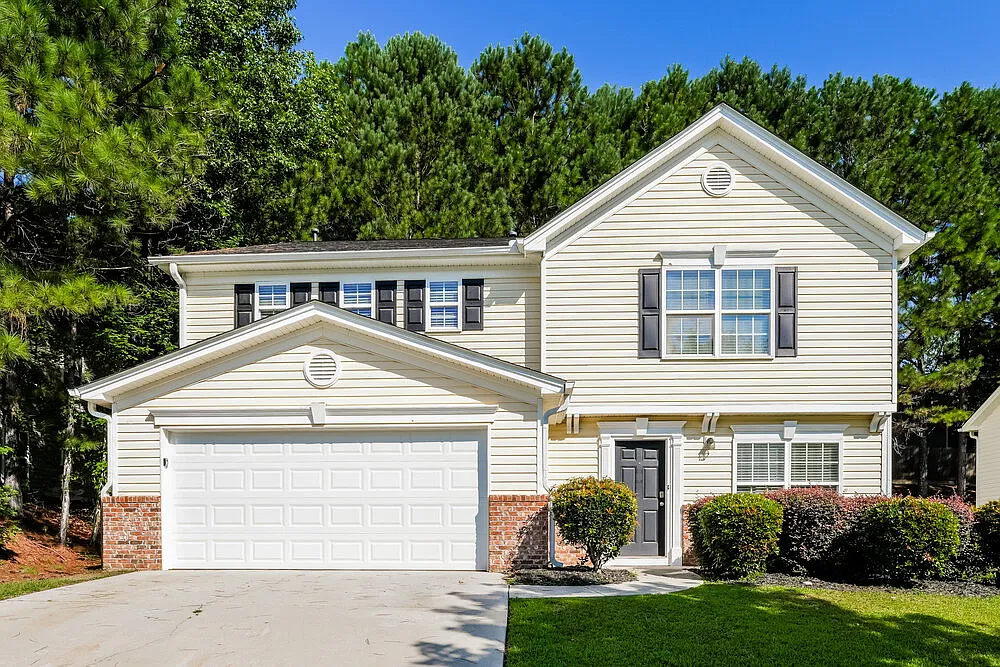 4 bed, 2.5 bath, 2709 sqft, $2,475 — Photo 1