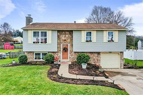 Welcome to 111 wyndmere dr in Valleybrook. Walking distance to Haine School