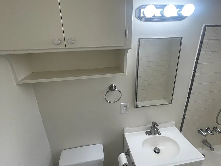 1607 N Harvard Blvd #3 — Photo 10