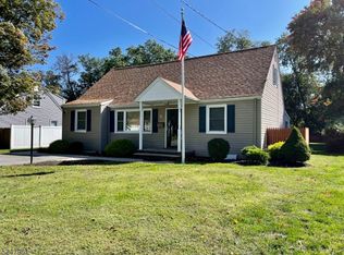 6 Pequannock Ave, Pequannock, NJ 07440