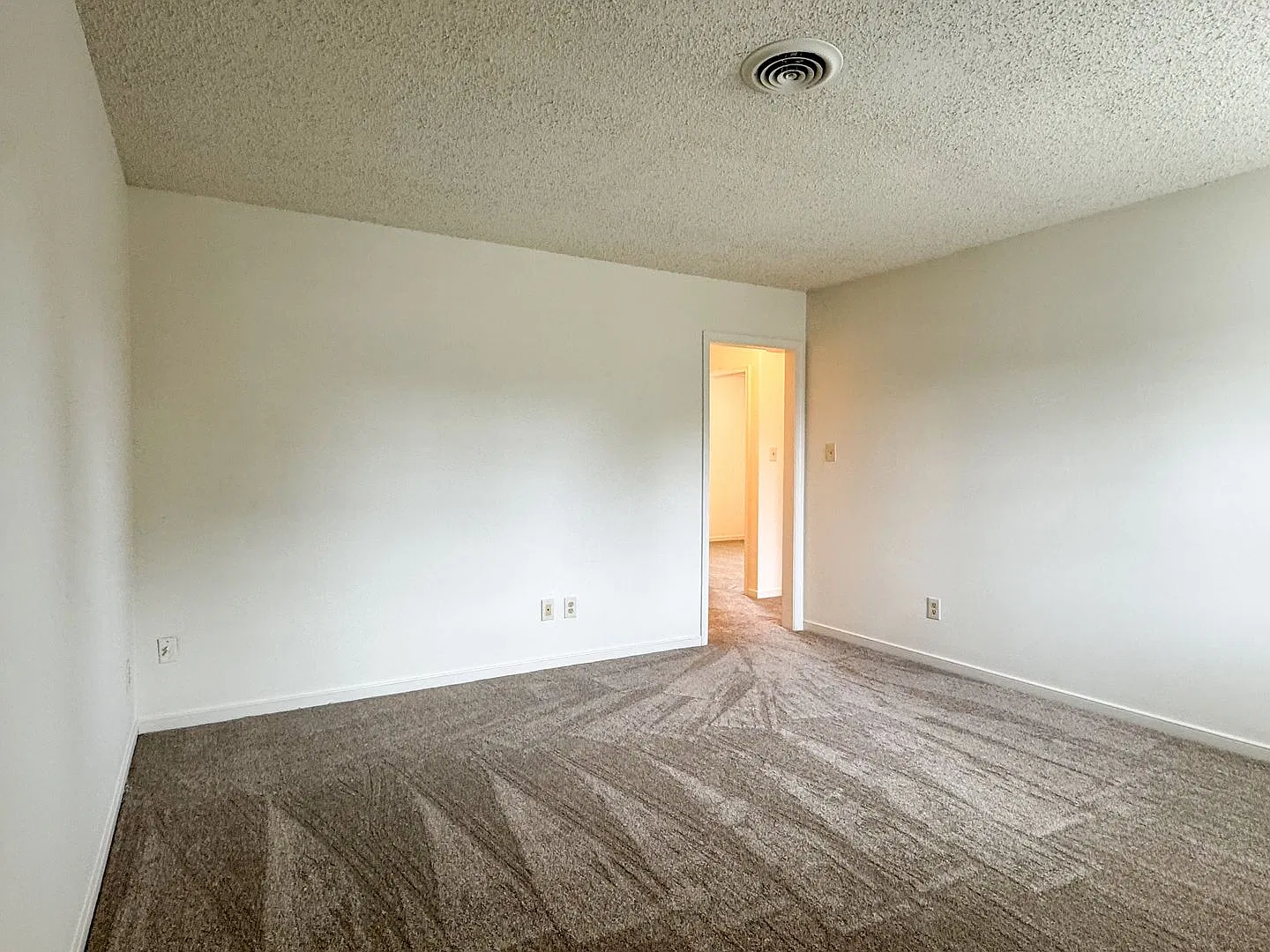 320 Kent Ave, Colonial Heights, VA 23834 — Photo 2