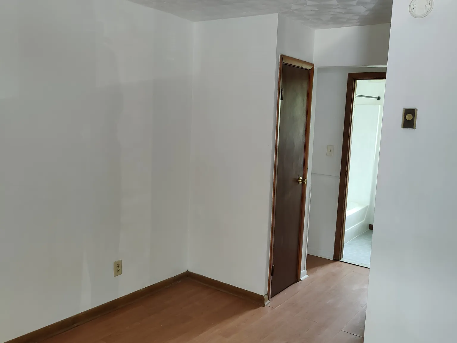 2 bed, 1000 sqft, $1,250 — Photo 2