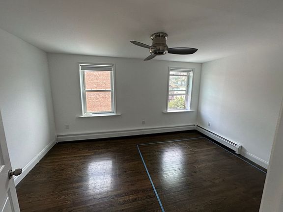 3rd image of 552 Jersey Ave APT 3