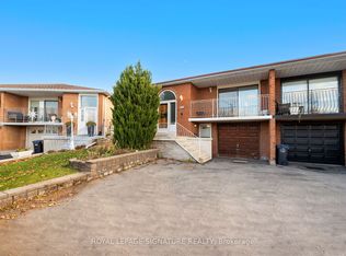 3912 Midhurst Ln, Mississauga, ON L4Z1C7