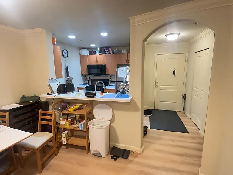 Carmona Court — Photo 2