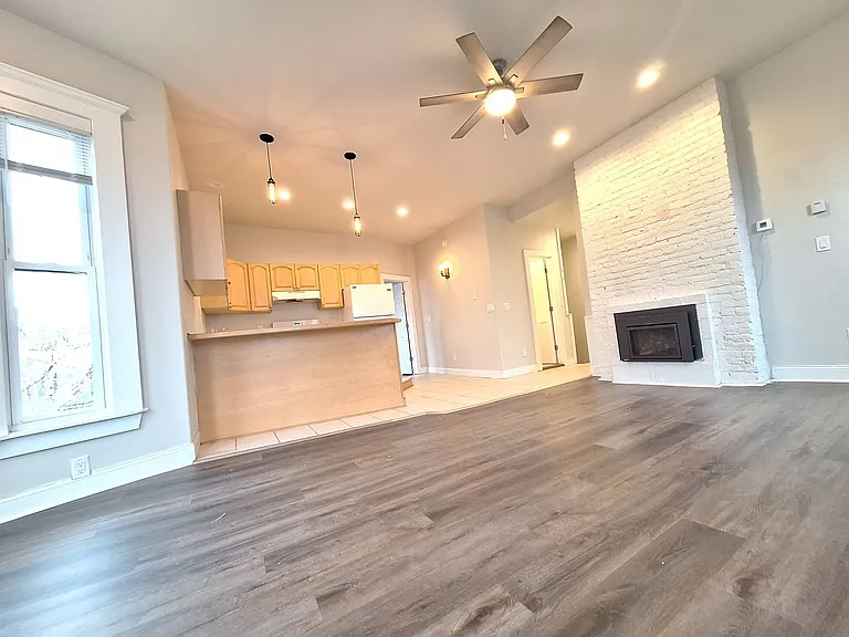 1632 London Rd — Photo 8
