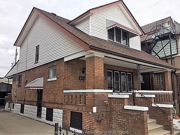 3rd image of 972 Parent Ave