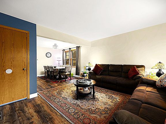 4th image of 6519 W Forest Preserve Ave Unit 1