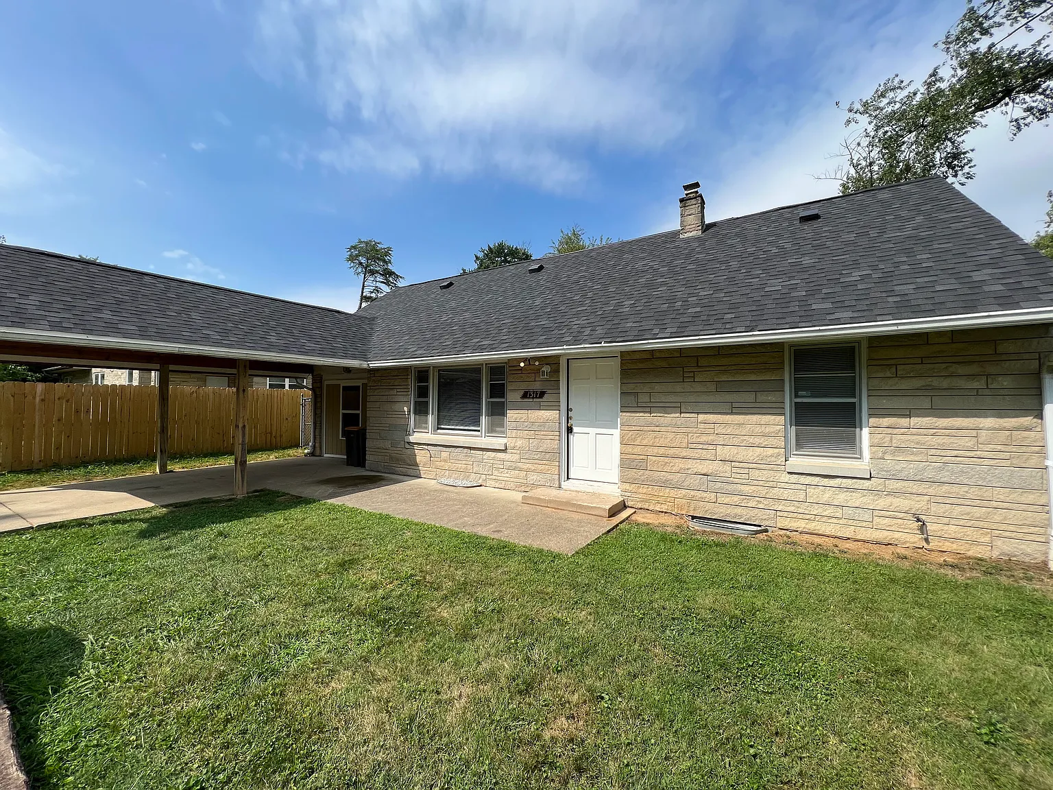 5 bed, 1544 sqft, $5,475 — Photo 1