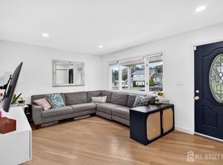 56 Rhode Island Dr, Jackson, NJ 08527