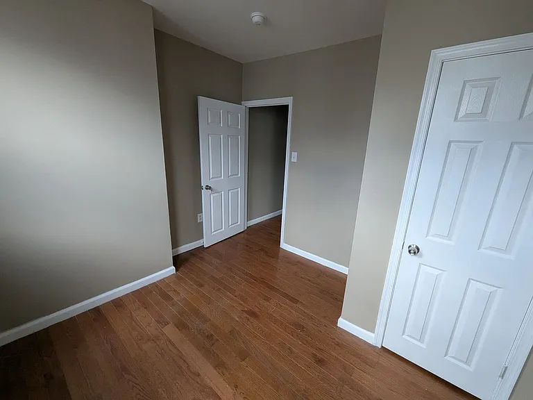 5838 Windsor Ave — Photo 9