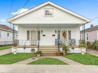 927 Newton St, Gretna, LA 70053