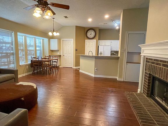5th image of 2420 Creek Crossing Ct