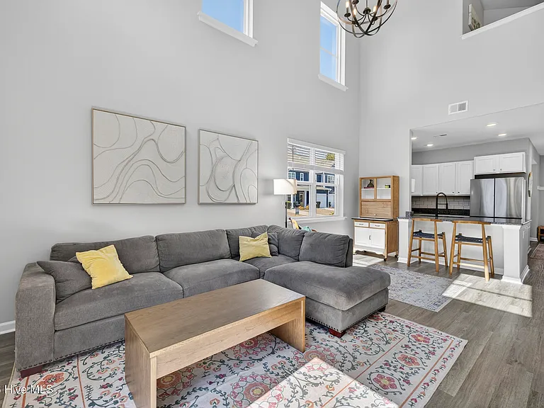 3647 Roseblossom Dr — Photo 15