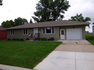 204 Pearl St W, Amboy, MN 56010