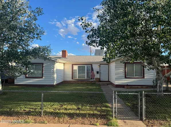 607 Henderson St, Winslow, AZ 86047