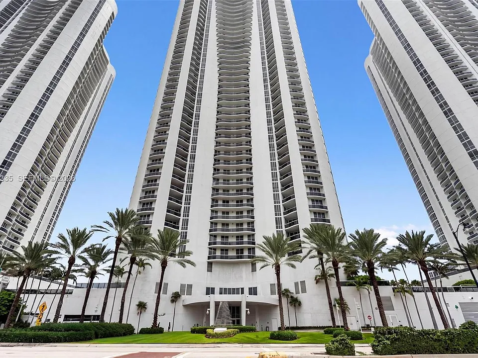 15901 Collins Ave #3002