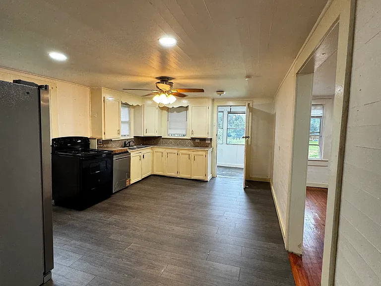 243 Boomer Commons Center Rd — Photo 6