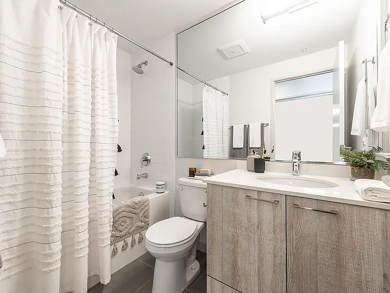 1400 Quadra St — Photo 19