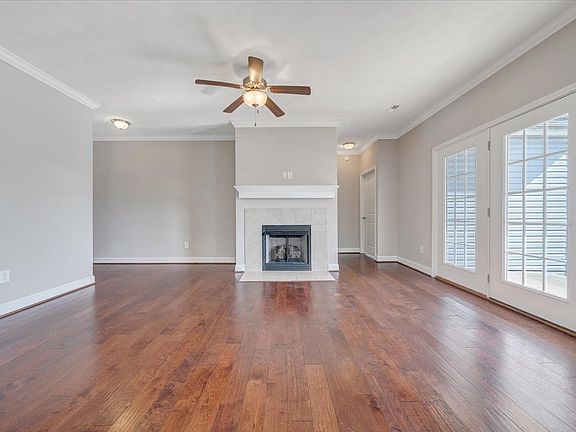 2nd image of 115 Oak Meadow Ln