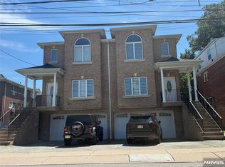 270 2nd St, Palisades Park, NJ 07650