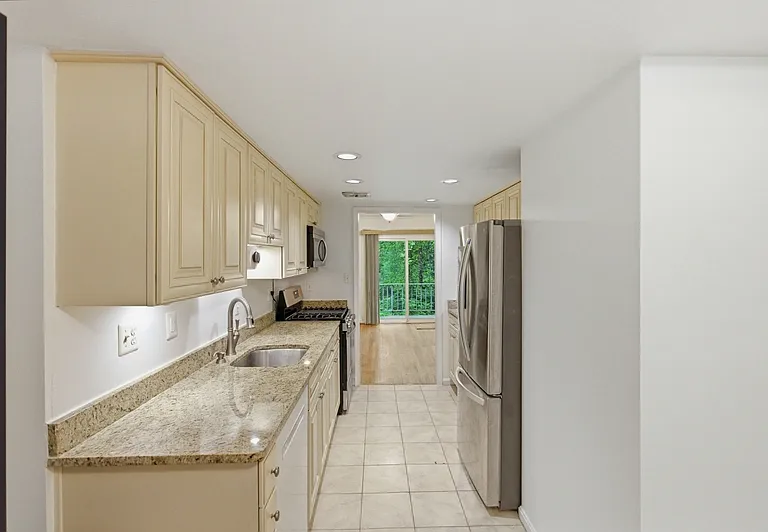 5918 Westchester Park Dr #1 — Photo 7