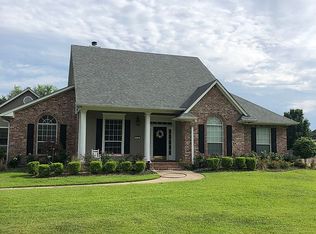 518 Lovers Lndg, Bossier City, LA 71111