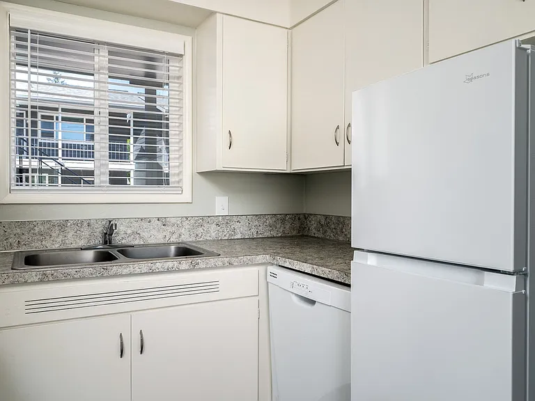 The Avery | Kitchen