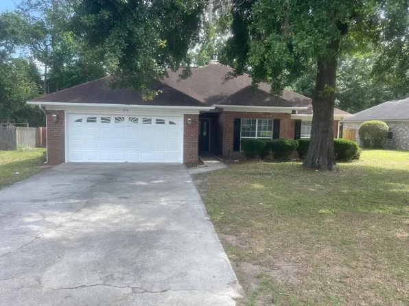 1113 Montclair Dr, Hinesville, GA 31313