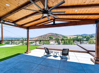 604 Hudspeth St, Simi Valley, CA 93065