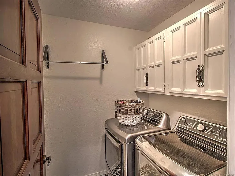 8917 S 70th East Ave — Photo 26