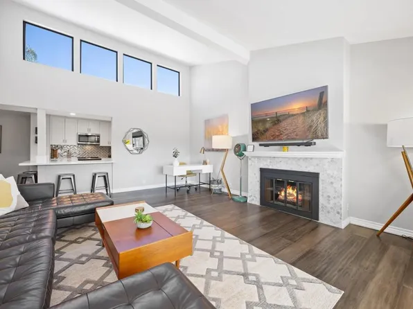 2607 Pirineos Way Unit 302, Carlsbad, CA 92009