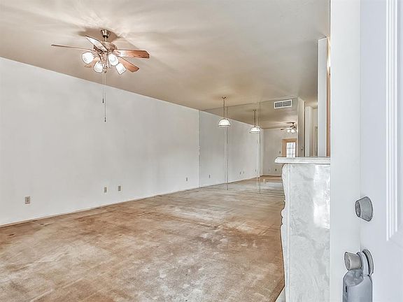 3rd image of 604 Wilcrest Dr #604