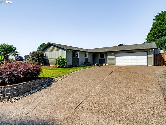 2nd image of 1635 SE Queenborough Ct