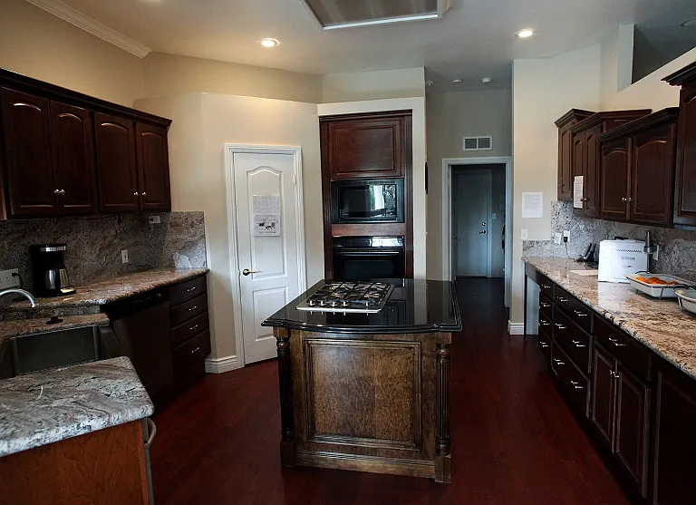 11601 Palm Ave — Photo 17