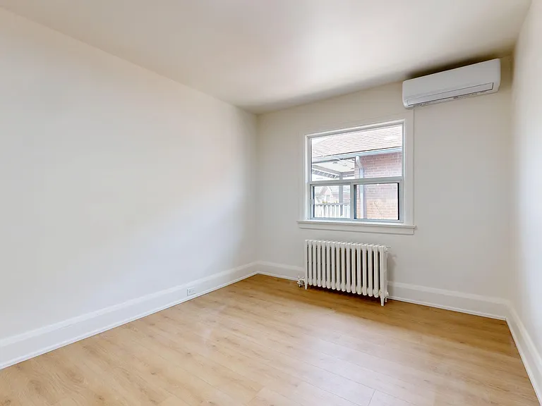 1214 Avenue Rd — Photo 16