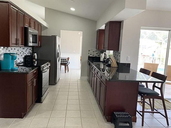 3rd image of 8605 Tudor Ct