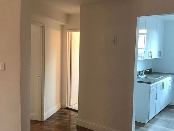 5th image of 51-33 Goldsmith St #3C