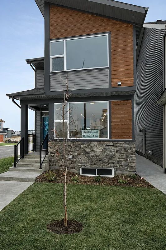 3 bed, 2.5 bath, $2,100 — Photo 1