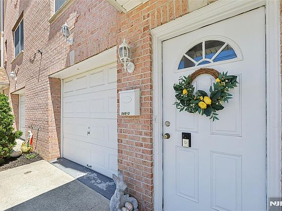 3rd image of 548 Palisade Ave APT 3