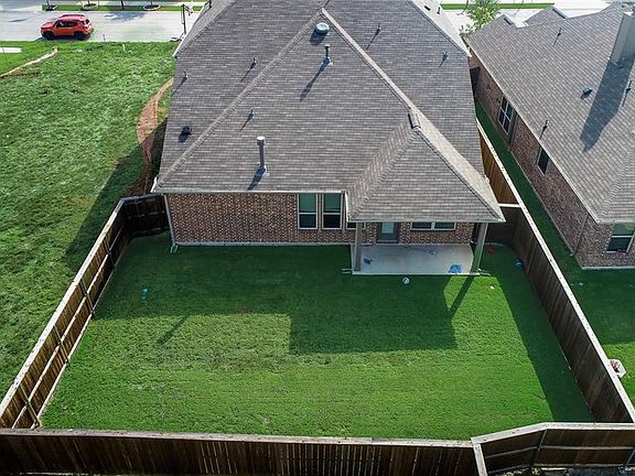 3rd image of 16701 Lincoln Park Ln