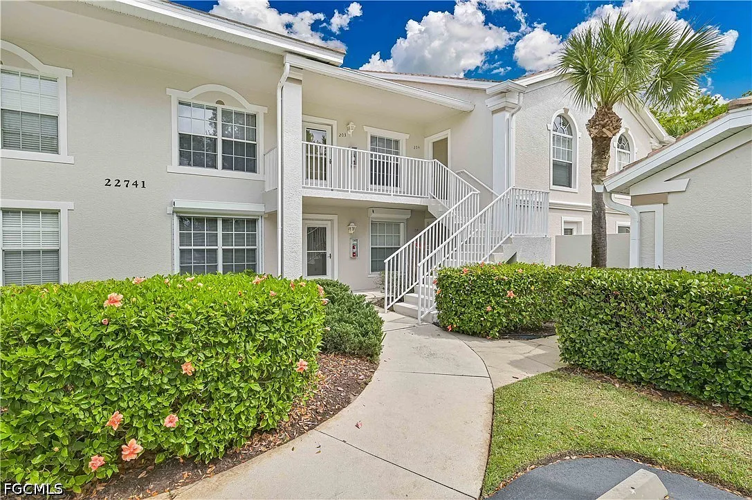 2 bed, 2.0 bath, 1263 sqft, $4,500 — Photo 3