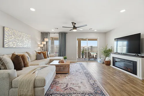 4665 E Longhorn St Photo 1