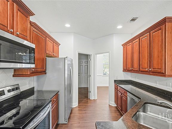 5th image of 307 Brighton Woods Drive