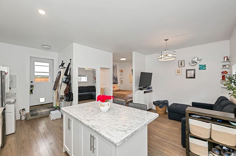 Saanich House for rent - 1 Bedroom — photo 6