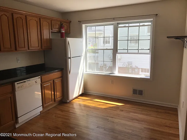 112 Morris Ave #B — Photo 5