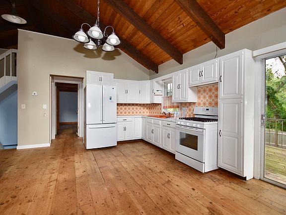 5th image of 82 Gooseberry Lane