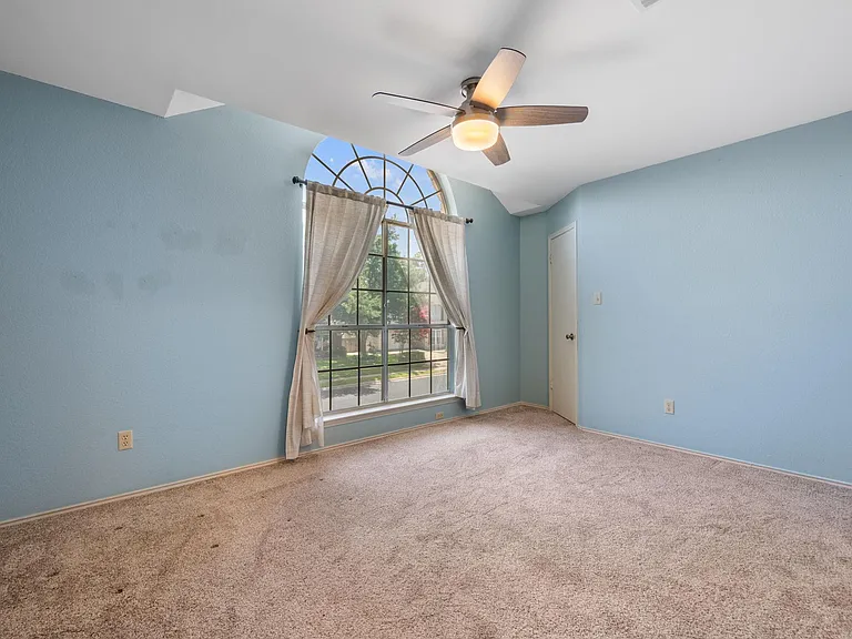 1901 Lobelia Dr — Photo 28