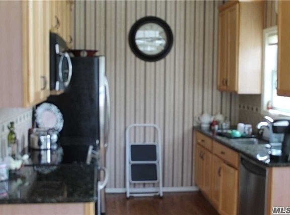 3rd image of 180 Kettles Ln